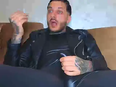 MentoXXL online show from November 11, 2025, 5:30 pm