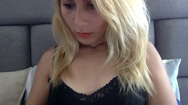 Snapshot of sophiee_evanss_ chatting on November 11, 2025, 8:47 pm sophiee evanss online show from November 11, 2025, 8:47 pm