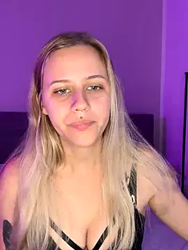 lunawolf21 online show from October 20, 2025, 6:48 am