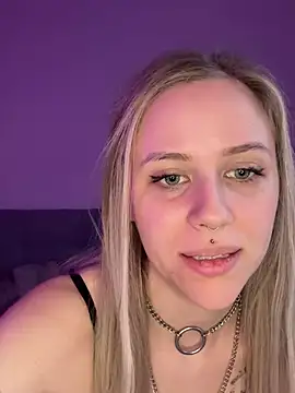 Snapshot of lunawolf21 chatting on February 23, 2025, 7:11 am lunawolf21 online show from February 23, 2025, 7:11 am