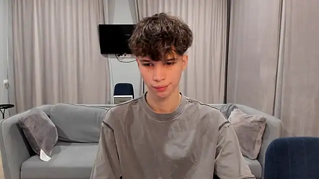 Im Shine Guy online show from December 9, 2024, 7:39 pm