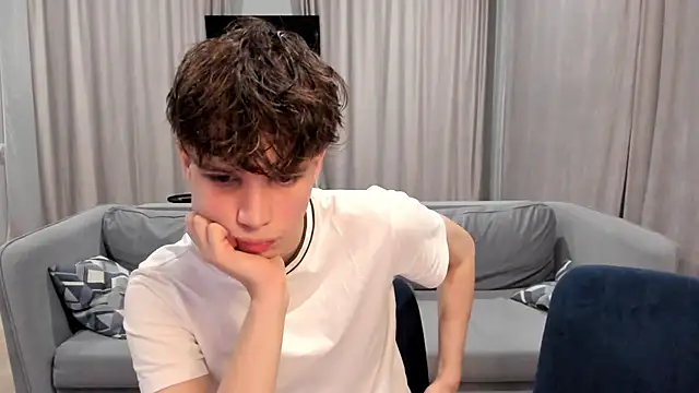 Im Shine Guy online show from December 6, 2024, 7:17 pm