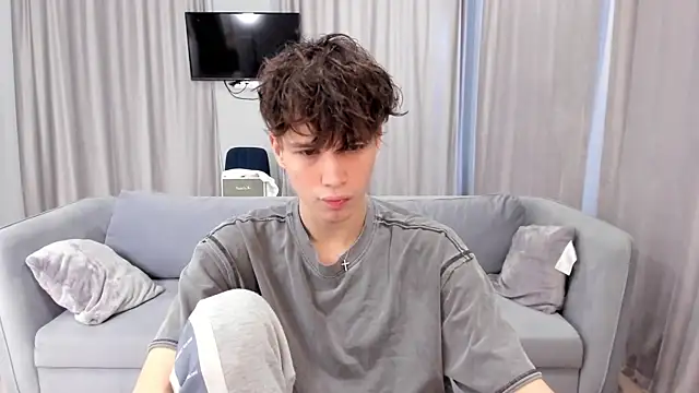 Im Shine Guy online show from December 24, 2024, 9:28 am