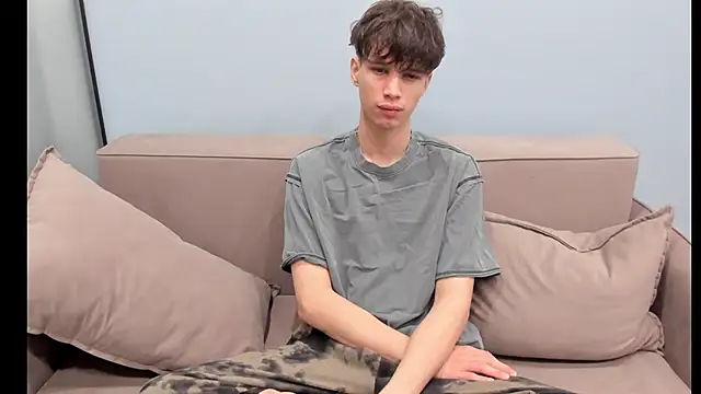 Im Shine Guy online show from October 12, 2025, 2:46 am