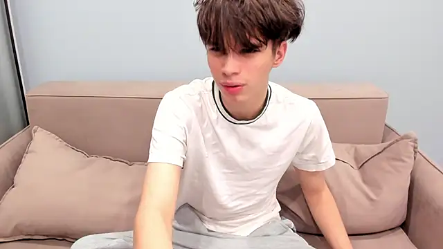 Im Shine Guy online show from November 19, 2025, 5:51 am