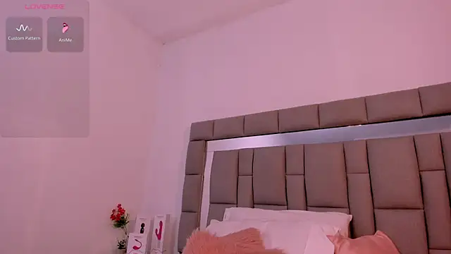 Snapshot of vivianne_scott chatting on October 4, 2025, 12:17 pm vivianne scott online show from October 4, 2025, 12:17 pm