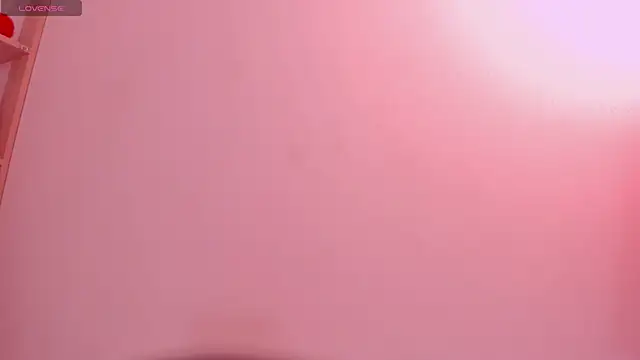 Snapshot of vivianne_scott chatting on October 16, 2025, 12:35 pm vivianne scott online show from October 16, 2025, 12:35 pm