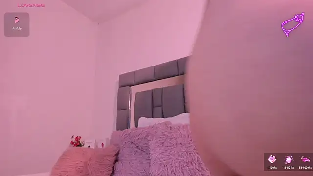 Snapshot of vivianne_scott chatting on September 27, 2025, 12:11 pm vivianne scott online show from September 27, 2025, 12:11 pm