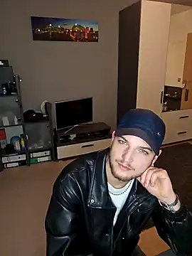 Snapshot of Sexynoah chatting on December 9, 2024, 2:17 pm Sexynoah online show from December 9, 2024, 2:17 pm