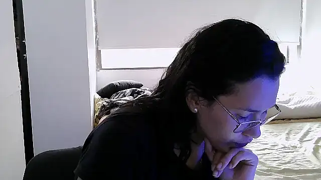 Snapshot of luxandracon23 chatting on October 11, 2025, 4:08 pm luxandracon23 online show from October 11, 2025, 4:08 pm