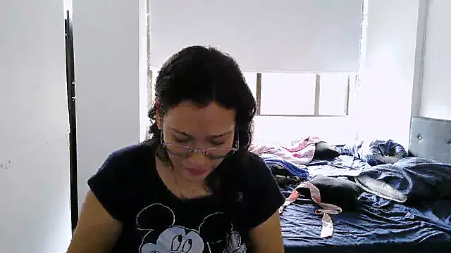 Snapshot of luxandracon23 chatting on October 7, 2025, 3:46 pm luxandracon23 online show from October 7, 2025, 3:46 pm