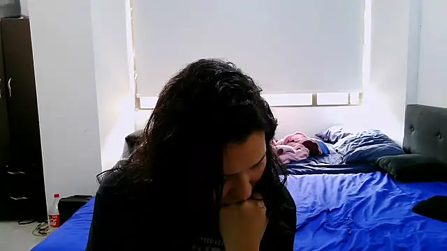 luxandracon23 online show from October 18, 2025, 3:03 pm