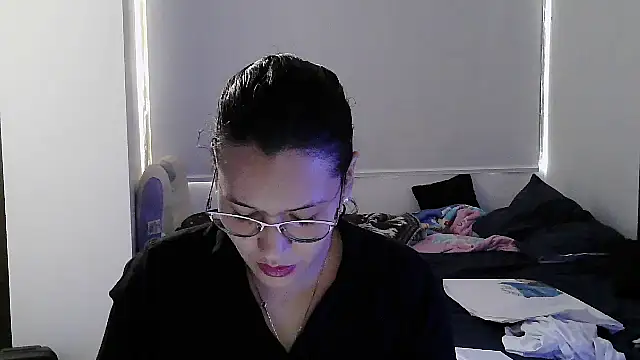 Snapshot of luxandracon23 chatting on October 8, 2025, 5:46 pm luxandracon23 online show from October 8, 2025, 5:46 pm