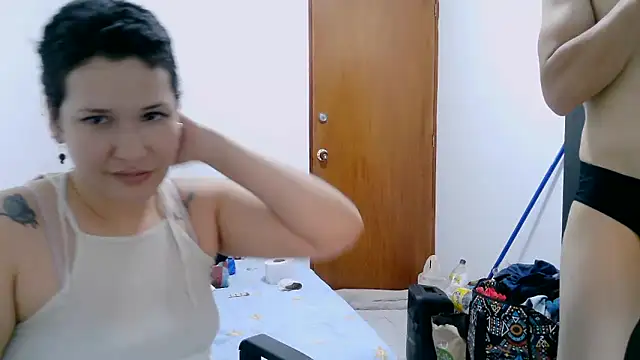 luxandracon23 online show from February 9, 2026, 10:41 pm