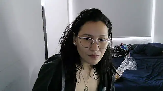 Snapshot of luxandracon23 chatting on October 9, 2025, 3:56 pm luxandracon23 online show from October 9, 2025, 3:56 pm