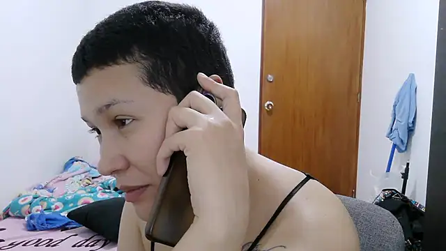 luxandracon23 online show from January 5, 2026, 5:27 pm