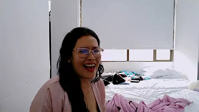 Snapshot of luxandracon23 chatting on September 15, 2025, 7:58 pm luxandracon23 online show from September 15, 2025, 7:58 pm