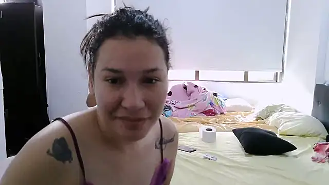 Snapshot of luxandracon23 chatting on October 17, 2025, 2:41 pm luxandracon23 online show from October 17, 2025, 2:41 pm