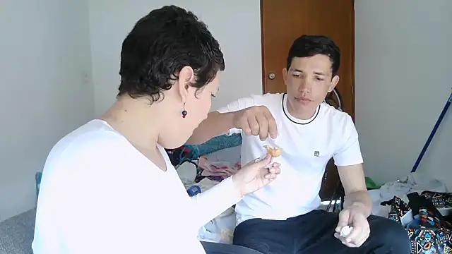 luxandracon23 online show from February 15, 2026, 3:55 pm