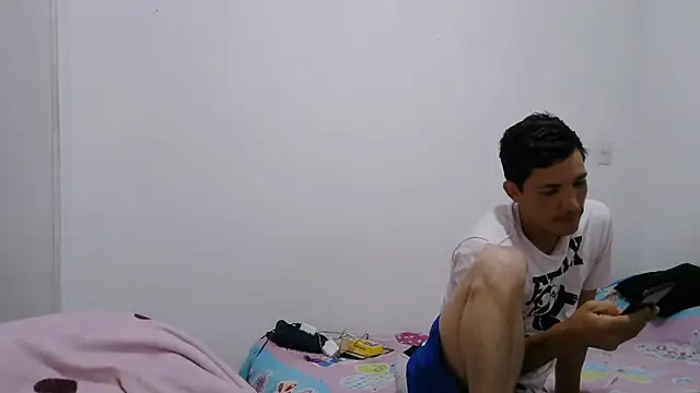 luxandracon23 online show from February 23, 2026, 1:12 pm