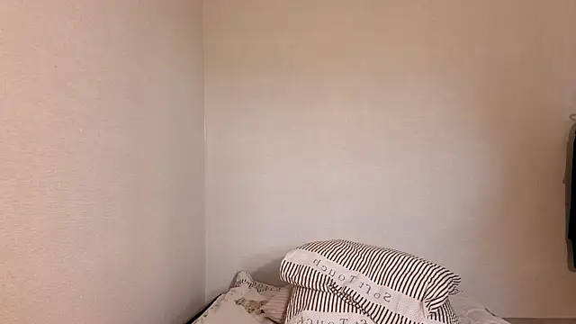 Snapshot of Aria_Blisss chatting on July 6, 2026, 1:01 am Aria Blisss online show from July 6, 2026, 1:01 am