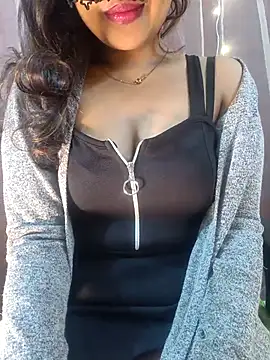 Snapshot of deslisexpriya chatting on December 20, 2025, 11:18 pm deslisexpriya online show from December 20, 2025, 11:18 pm