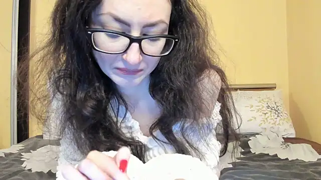 Baby Jewel online show from December 2, 2025, 11:34 am