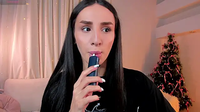 Snapshot of Kim_Oberlin_ chatting on December 22, 2025, 4:18 pm Kim Oberlin online show from December 22, 2025, 4:18 pm