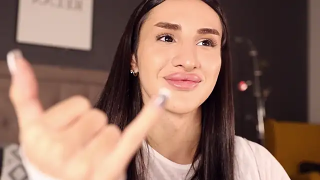 Snapshot of Kim_Oberlin_ chatting on September 24, 2025, 11:39 am Kim Oberlin online show from September 24, 2025, 11:39 am