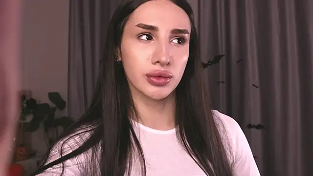 Snapshot of Kim_Oberlin_ chatting on October 31, 2025, 11:18 am Kim Oberlin online show from October 31, 2025, 11:18 am