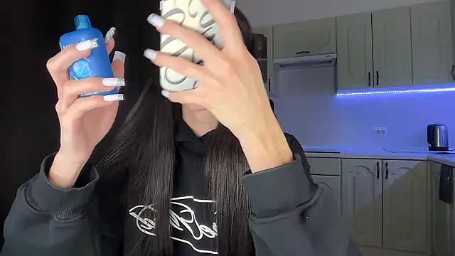 Snapshot of Kim_Oberlin_ chatting on February 17, 2026, 9:45 pm Kim Oberlin online show from February 17, 2026, 9:45 pm