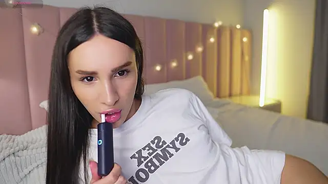 Snapshot of Kim_Oberlin_ chatting on November 30, 2025, 4:41 pm Kim Oberlin online show from November 30, 2025, 4:41 pm