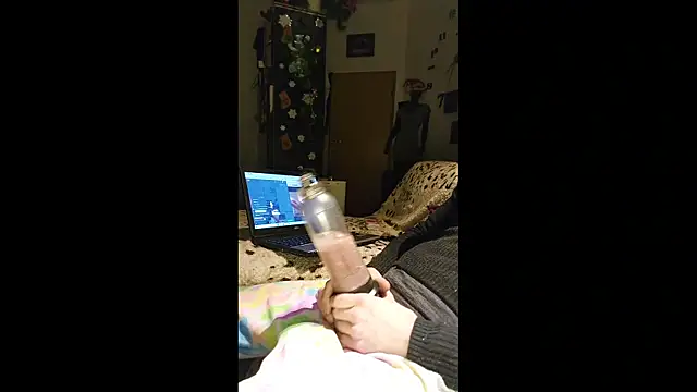 Gilgamesch1704 online show from December 2, 2025, 6:37 am