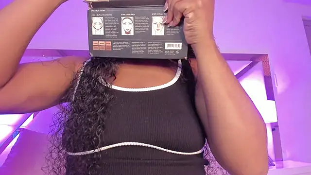 SophiaSmiiths  online show from April 17, 2026, 9:17 pm