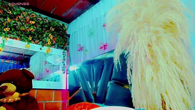 nauthyvalentina online show from March 7, 2026, 6:02 pm