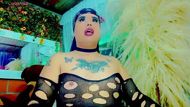 nauthyvalentina online show from March 14, 2026, 4:35 pm