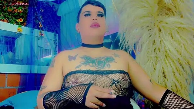 nauthyvalentina online show from April 12, 2026, 2:42 pm