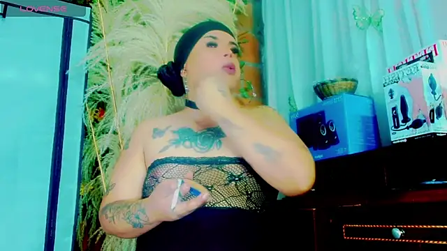 nauthyvalentina online show from June 27, 2026, 7:58 am