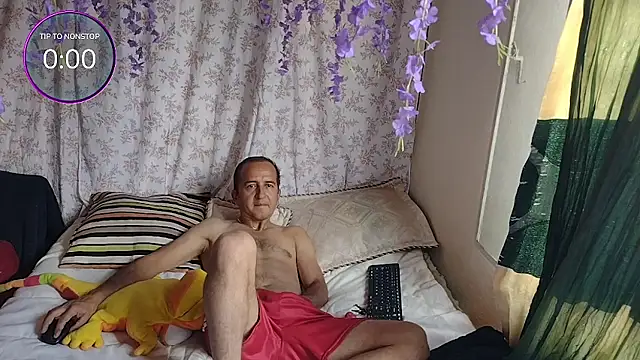 yazforeSolo online show from February 5, 2025, 8:46 pm