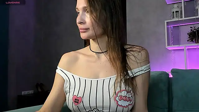 Snapshot of Beatrice_Brice chatting on March 22, 2025, 12:06 am Beatrice Brice online show from March 22, 2025, 12:06 am