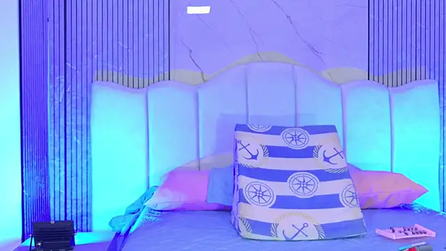 Sofia martiin online show from December 22, 2025, 3:06 am