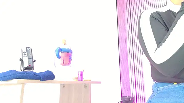 Snapshot of Sofia_martiin chatting on February 19, 2026, 3:14 am Sofia martiin online show from February 19, 2026, 3:14 am