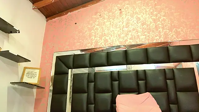 Sofia martiin online show from November 11, 2025, 3:12 am