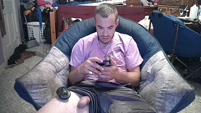 ScubaStevex online show from September 8, 2025, 9:25 pm