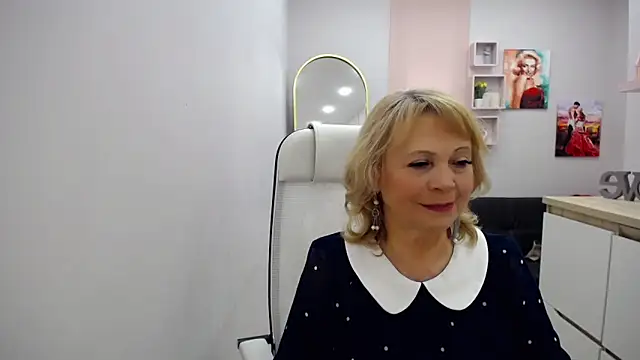 Milla Cutie18 online show from April 9, 2026, 6:19 am