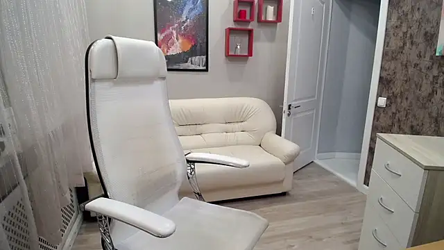 Milla Cutie18 online show from October 29, 2025, 5:06 am