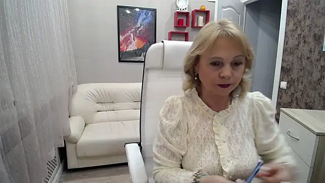 Milla Cutie18 online show from October 31, 2025, 5:15 am