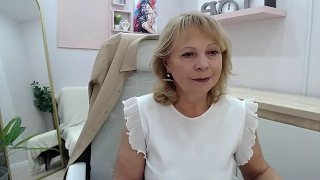 Snapshot of Milla_Cutie18 chatting on March 4, 2025, 9:29 am Milla Cutie18 online show from March 4, 2025, 9:29 am