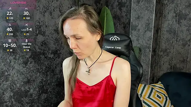 Snapshot of Lillian_White chatting on May 12, 2026, 1:02 am Lillian White online show from May 12, 2026, 1:02 am