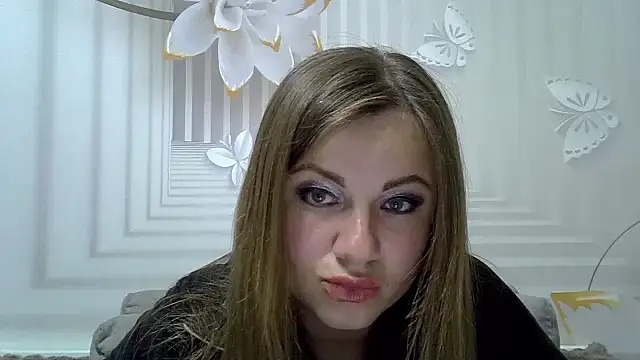 TinaFun4u online show from April 23, 2026, 7:37 pm